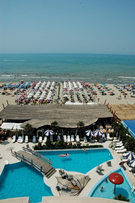 Vela Hotel Restaurant Голем Екстериор снимка
