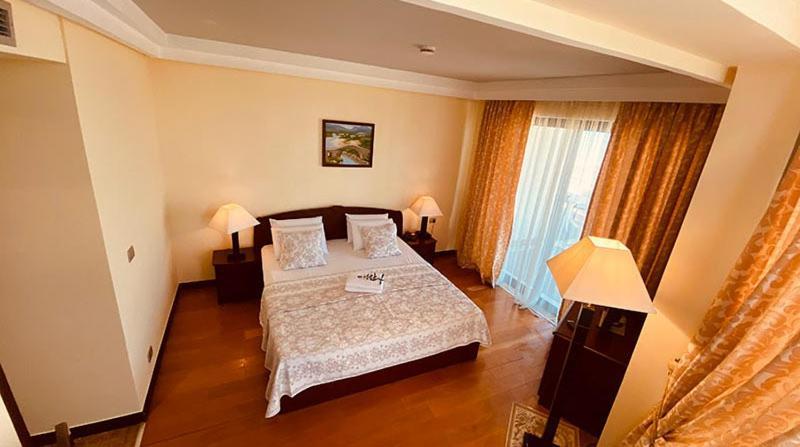 Vela Hotel Restaurant Голем Екстериор снимка