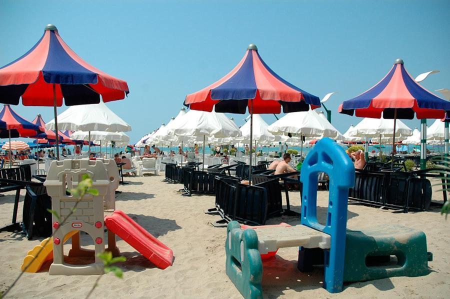 Vela Hotel Restaurant Голем Екстериор снимка