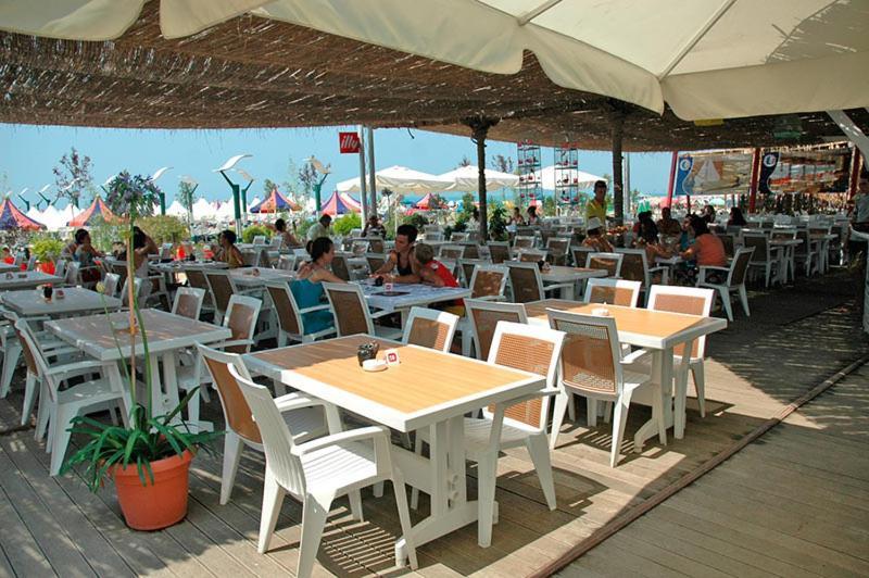 Vela Hotel Restaurant Голем Екстериор снимка